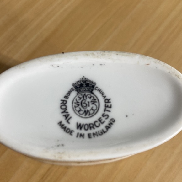 Royal Worcester‎ Made in England bone China floral toothpick holder - Picture 2 of 5